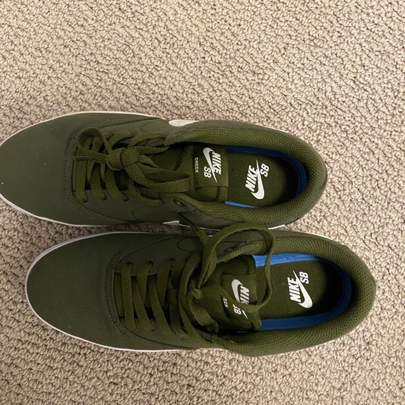 Nike size 7 - Picture 4 of 4